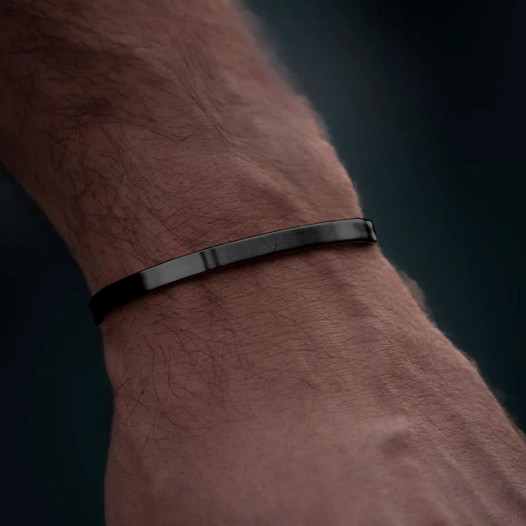 Kylyan Cuff черна гривна