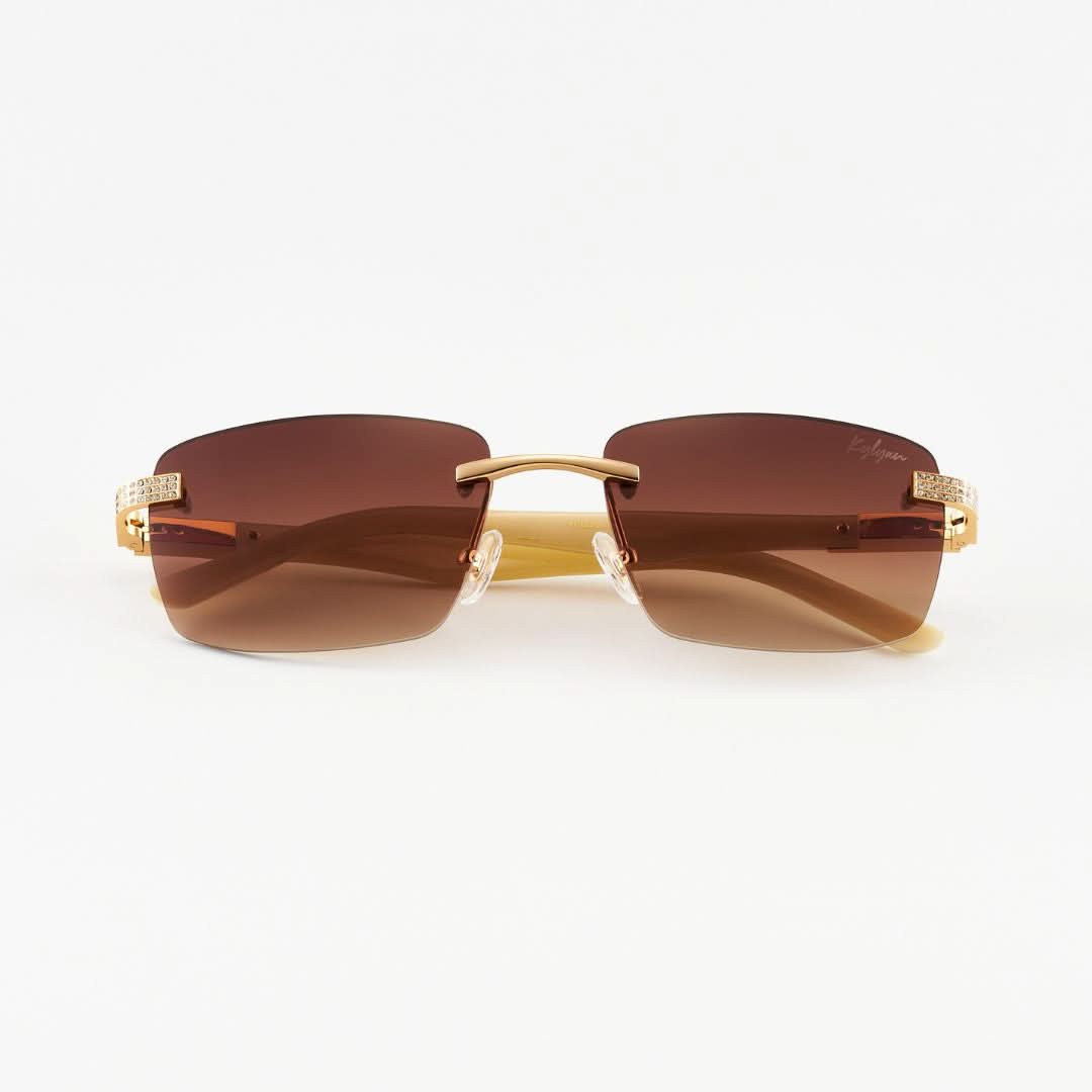 Caroline Brown от биволски рог