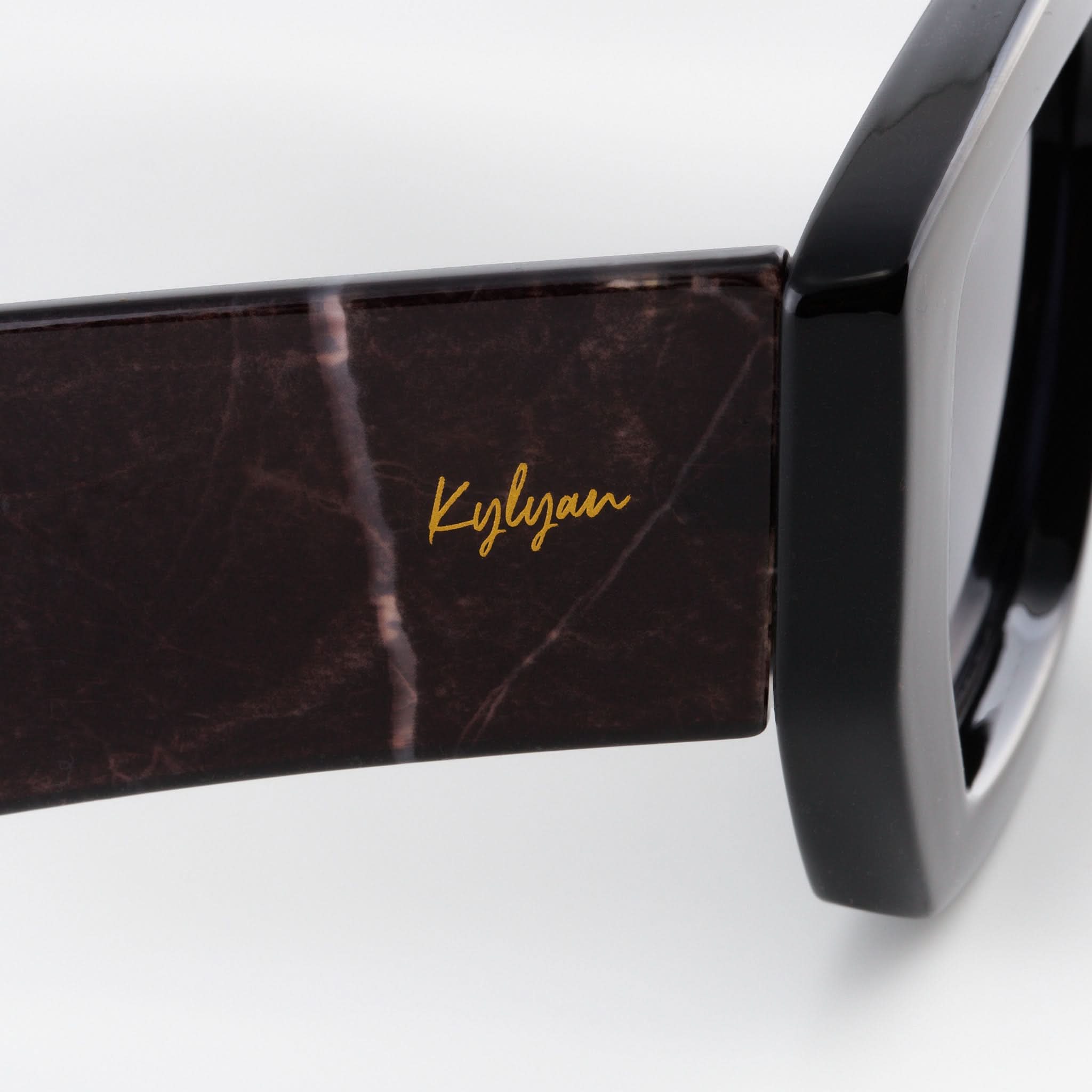 Преоценени Larinna Слънчеви очила