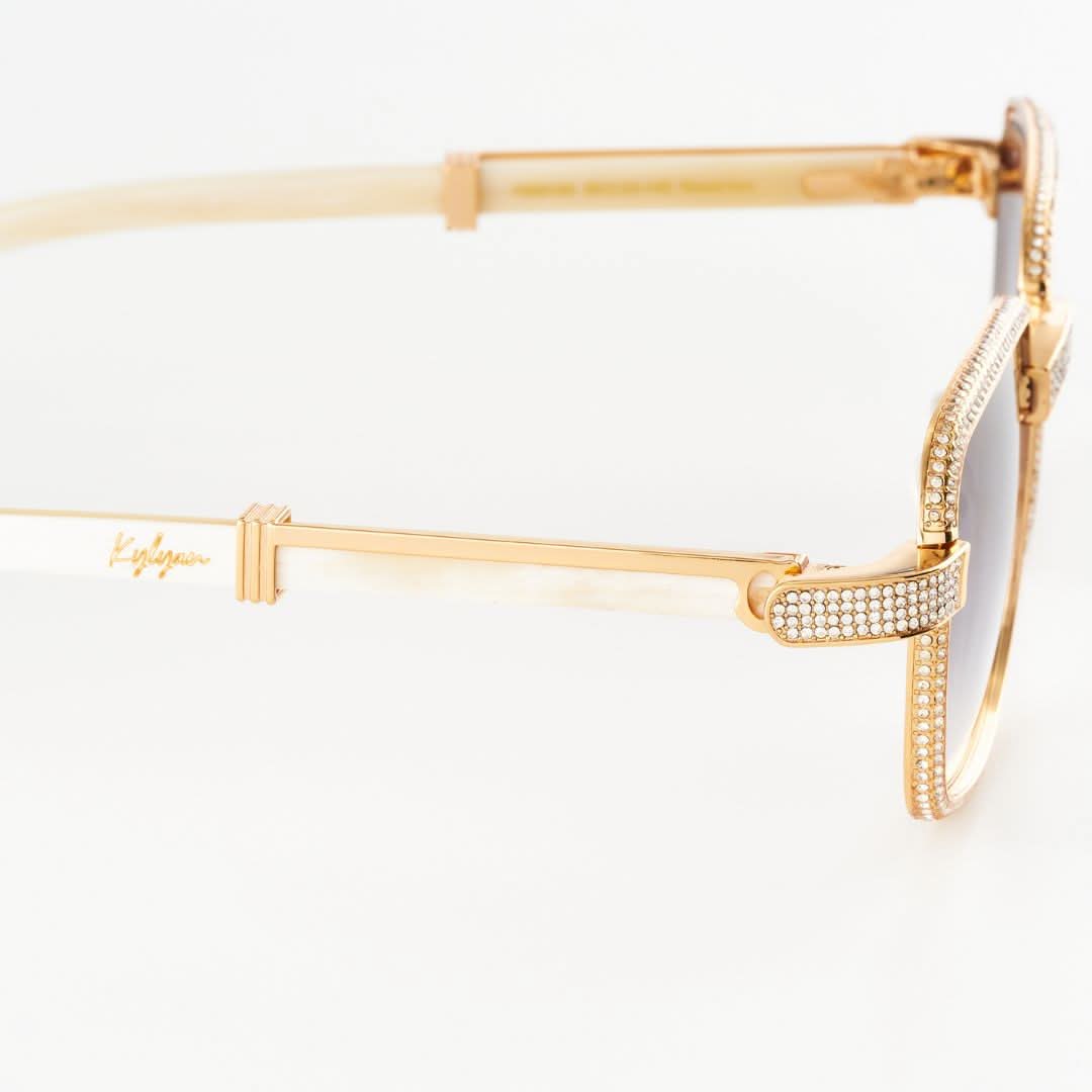 Lizbeth от биволски рог